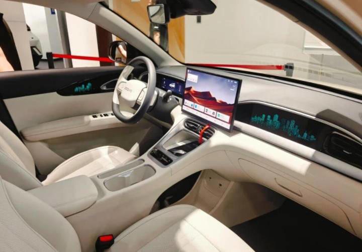 2025纯电动车销量榜：吉利星愿夺冠，元PLUS第九，智能化成新战场？