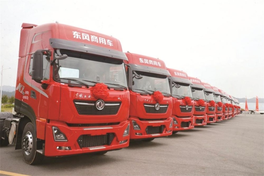 百台东风商用车 港口运输车交付