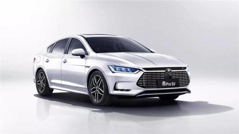 2025纯电动车价格大盘点：从亲民到豪华，你的选择是什么？