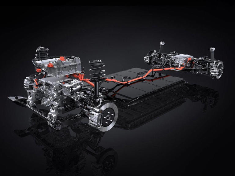 日系神车换代，加长165mm，混动/纯电，双联屏+马克莱文森+四驱，能重返巅峰？