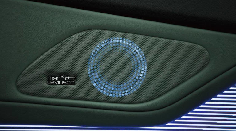 日系神车换代，加长165mm，混动/纯电，双联屏+马克莱文森+四驱，能重返巅峰？