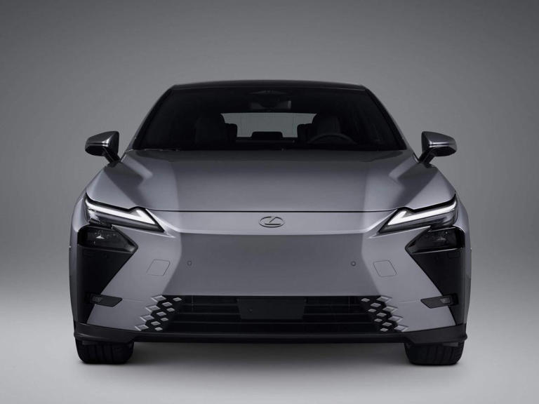 日系神车换代，加长165mm，混动/纯电，双联屏+马克莱文森+四驱，能重返巅峰？