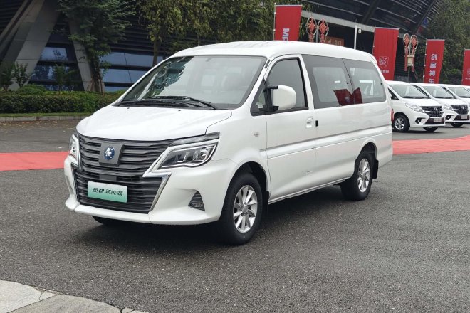 限时置换一口价9.98万起风行菱智家族新车上市