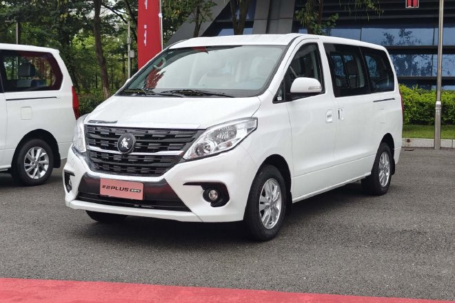 限时置换一口价9.98万起风行菱智家族新车上市