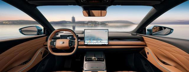 11.58万元起入手吉利银河星耀8，豪华C级轿车成为家庭标配