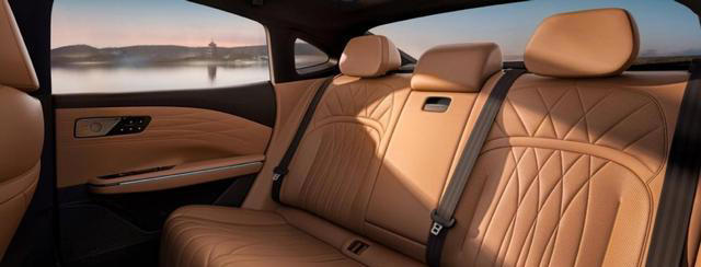 11.58万元起入手吉利银河星耀8，豪华C级轿车成为家庭标配