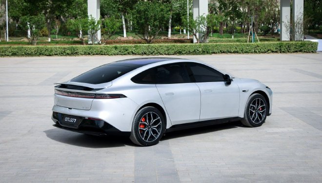 售价11.59-14.99万元2025款东风奕派eπ007正式上市