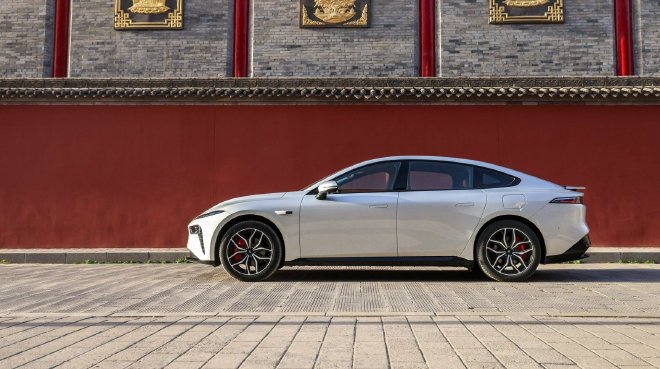 售价11.59-14.99万元2025款东风奕派eπ007正式上市