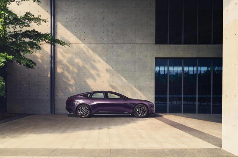 阿维塔122025款焕新升舱，26.99万元起售