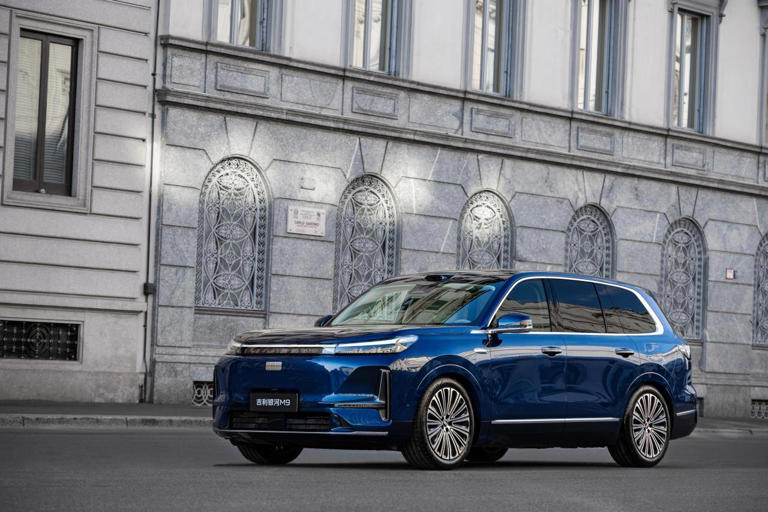 吉利银河M9米兰闪耀登场，重塑大六座SUV标杆，开启新征途