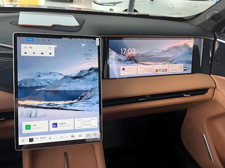 吉利银河L7EM-i插混SUV来袭，9.98万起能否撼动比亚迪宋PLUS地位？