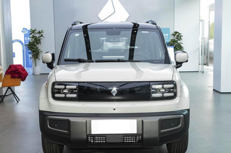 全新纯电“方盒子”SUV上市！7.68万起很亲民，纯电续航超500公里