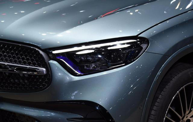 奔驰沦为“价格屠夫”！优惠15万，全系2.0T+9AT，关键还配大7座