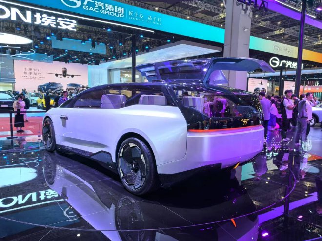 2025上海车展：极狐ARCFOX77°亮相