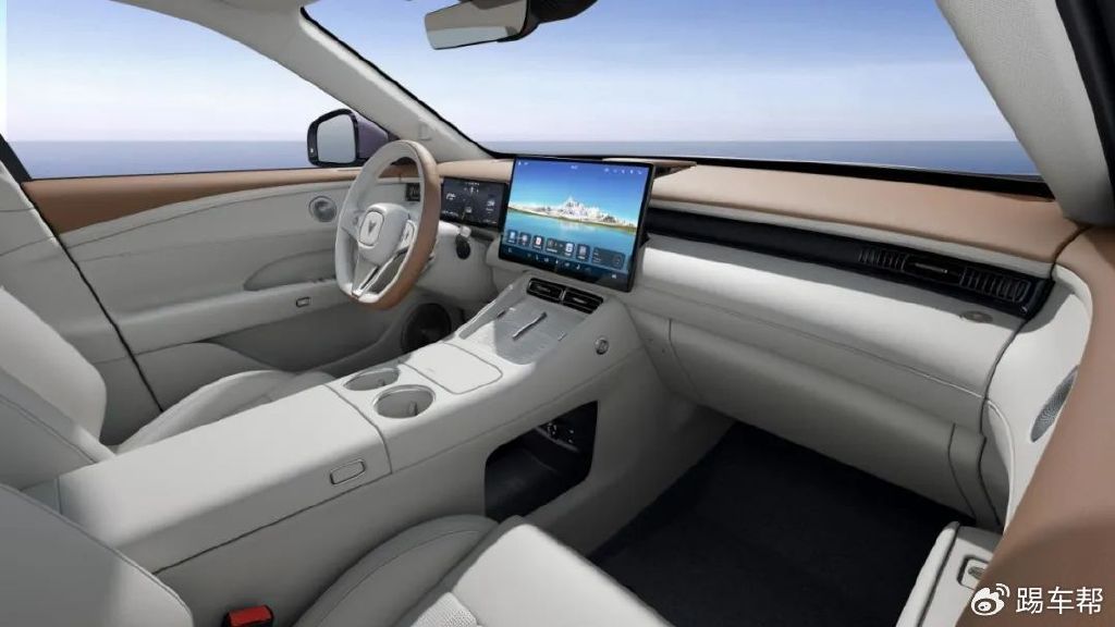 岚图FREE+逍遥座舱2.0发布，首搭鸿蒙座舱5