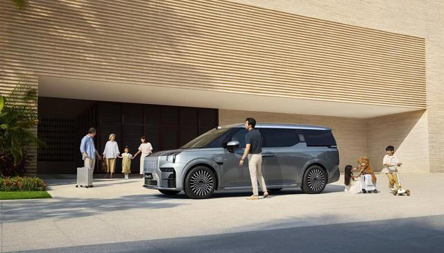 极氪009：纯电MPV安全领域的领航者