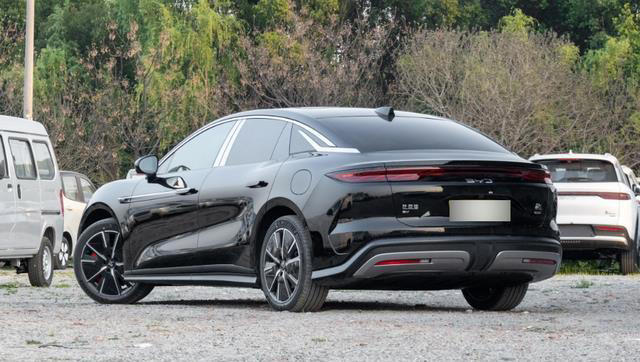 标配1000V高压快充技术？还有高阶智驾加持，这款中大型车怎么样