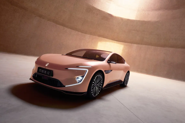 全新阿维塔 12正式上市:配置有得有失,能否在竞争中突围? 全新阿维塔12正式上市:配置有得有失,能否在竞争中突围?