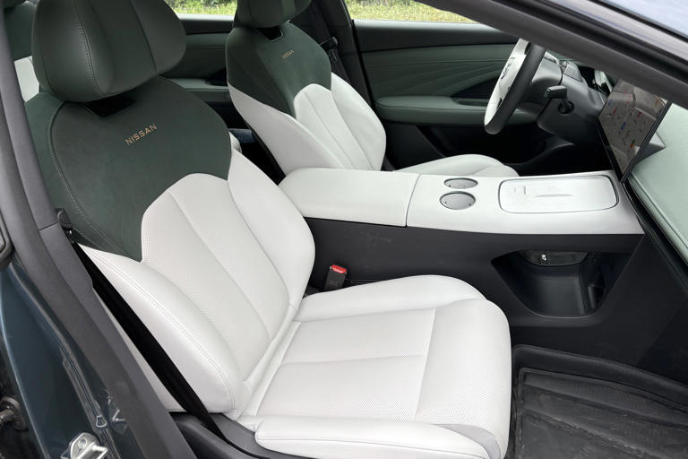 试驾东风日产N7丨智能化看齐新势力，合资品牌终于摸到电动车“门道”