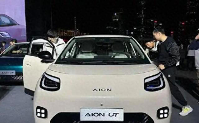 与竞品对比，埃安UT在安全配置有哪些亮点？