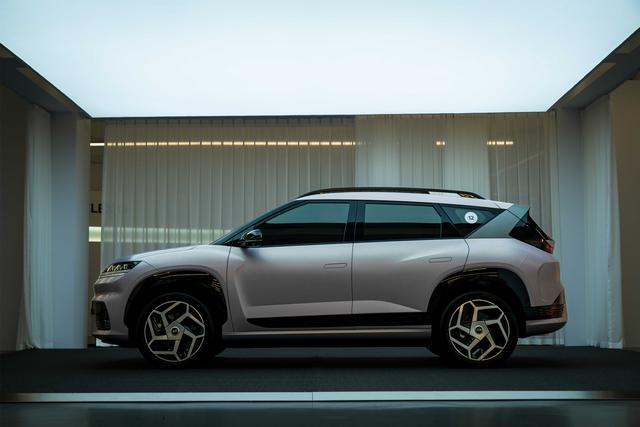 700km续航+27英寸HUD，合资电动SUV的"破局者"来了