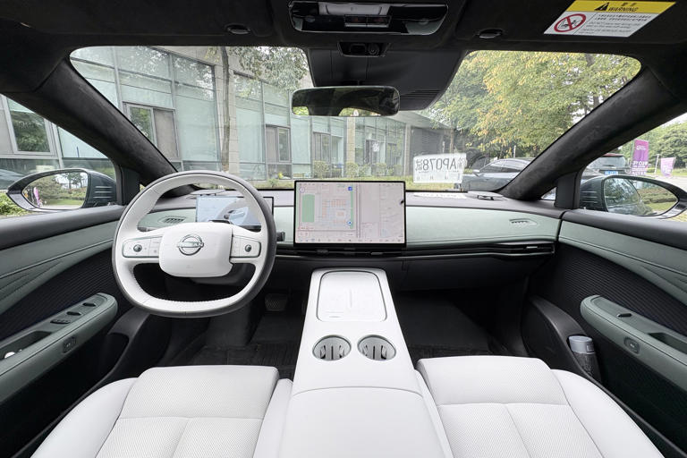 试驾东风日产N7丨智能化看齐新势力，合资品牌终于摸到电动车“门道”