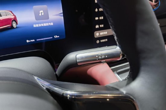 2025粤港澳大湾区车展：问界M8正式亮相