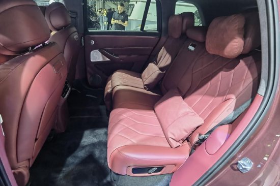 2025粤港澳大湾区车展：问界M8正式亮相