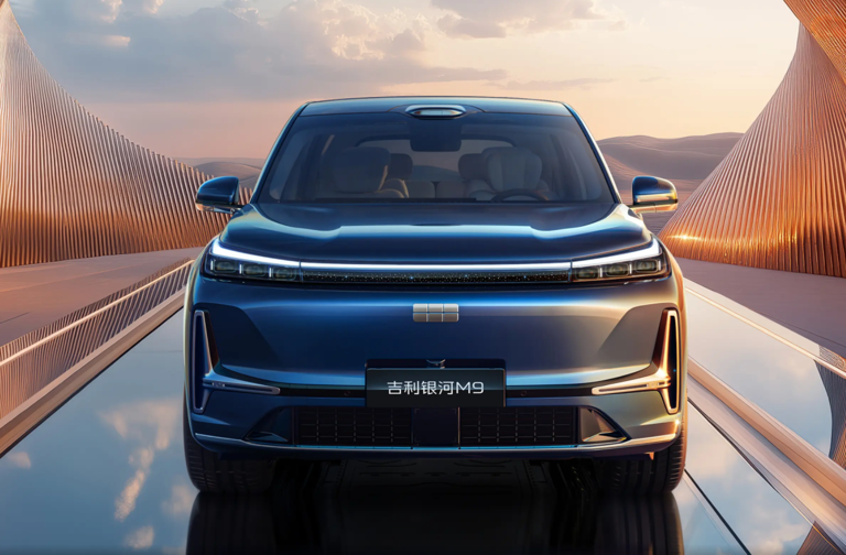车名“碰瓷”问界M9，外观撞脸深蓝S09，吉利银河旗舰SUV正式发布