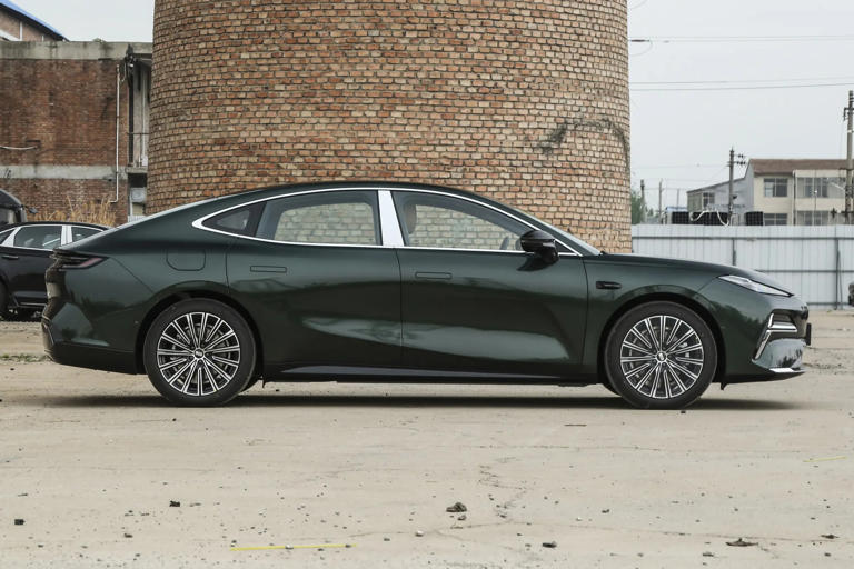 吉利版“帕梅”上市，车长超5米，续航1600km还有高阶智驾