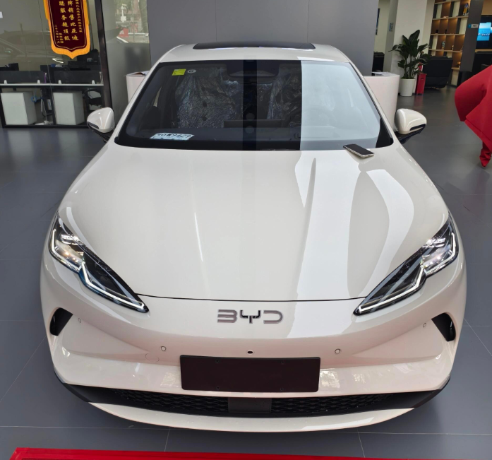 电动锐志？比亚迪“王牌”上市，10万级家用车，轴距2米8多