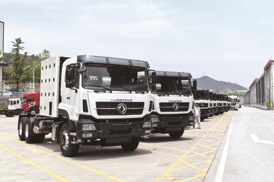 东风新疆1600辆燃气重卡陆续交付非洲客户