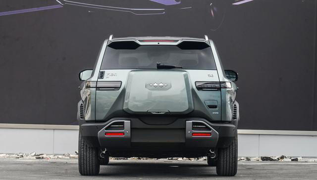 比亚迪不负众望！422马力+四驱+云辇C，外观科幻，起步才13万多