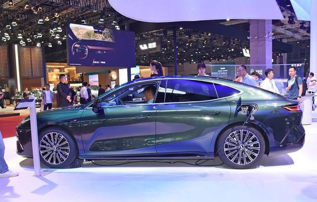 解读吉利银河星耀8，轴距超2米9，配插混动力，到底有哪些看点？