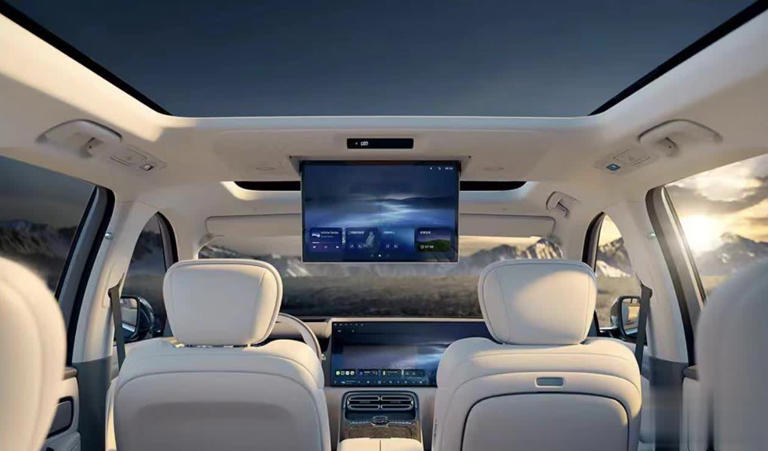 吉利银河“大旗舰”配齐冰箱彩电大沙发，竞争理想问界有戏？