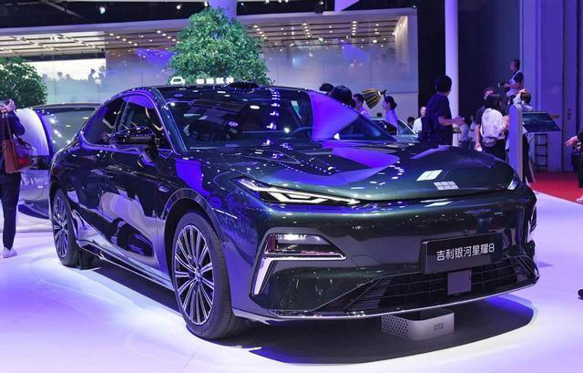 解读吉利银河星耀8，轴距超2米9，配插混动力，到底有哪些看点？