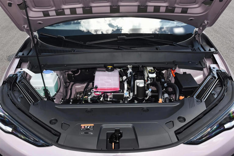 外观漂亮空间足，吉利银河E5这款纯电紧凑SUV实力咋样？