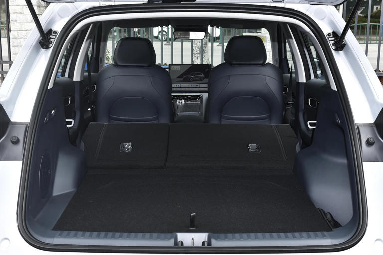 外观漂亮空间足，吉利银河E5这款纯电紧凑SUV实力咋样？