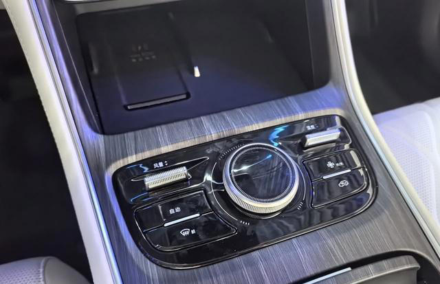 等一个8.99万元起，吉利银河A7DM-i正式发布