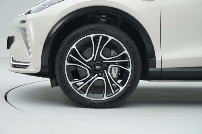 升级也可以做减法静态体验智己LS7焕新版