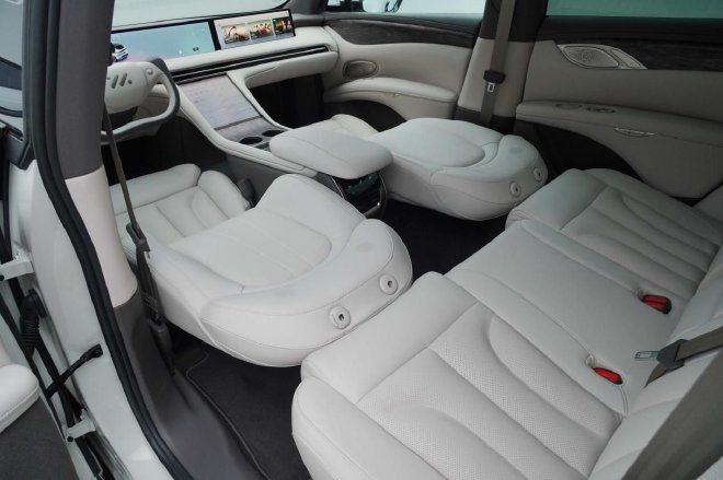 升级也可以做减法静态体验智己LS7焕新版