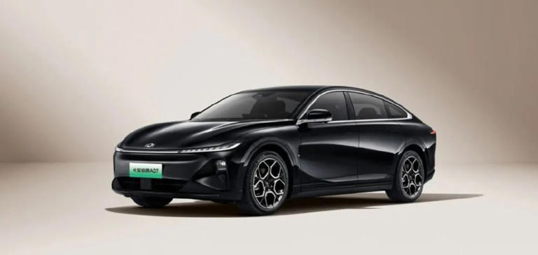 续航、智驾、舒适全都要！这些中大型轿车堪称性价比之王