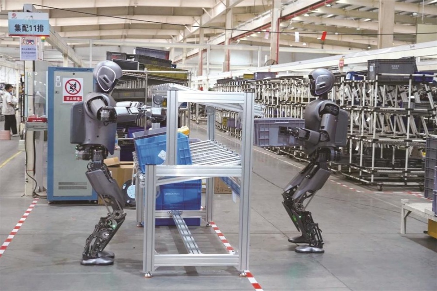 人形机器人在东风柳汽“上岗”