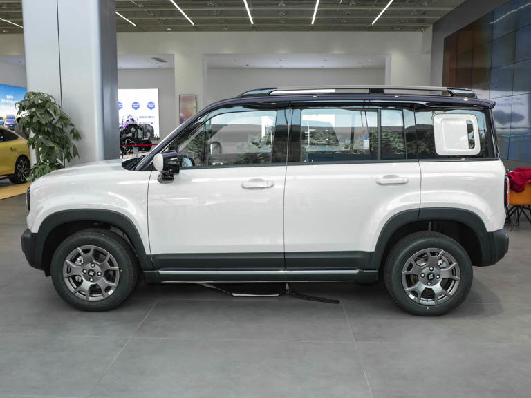 全新纯电“方盒子”SUV上市，7.68万起，续航超500公里！