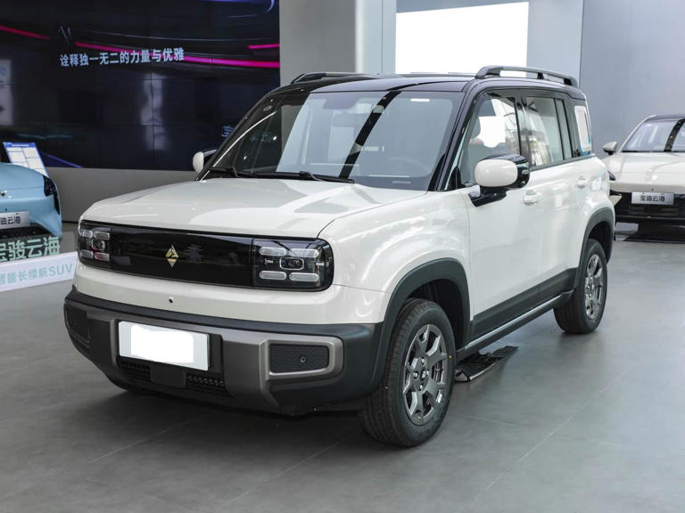 全新纯电“方盒子”SUV上市，7.68万起，续航超500公里！