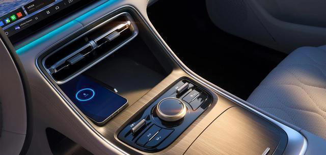 吉利银河A7实车信息：尺寸对标帕萨特插混车价或进9万档