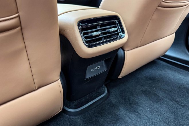 颜值在线续航是卖点吉利银河A7静态体验