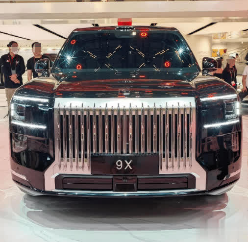 吉利造出“劳斯莱斯”！5颗激光雷达，900V架构，3秒破百超帅