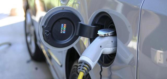 混动汽车技术对比：插混、油混谁更优？