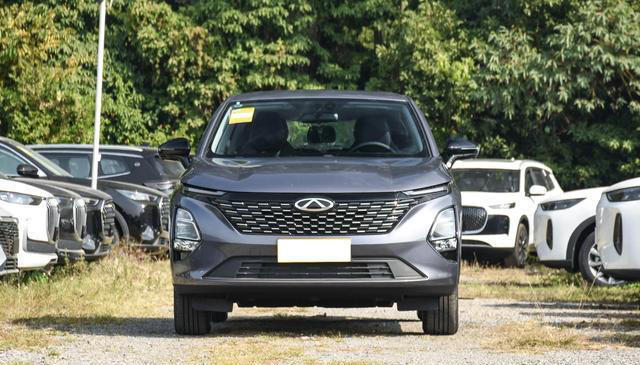 真要排队买奇瑞了！大空间SUV才5万，油耗低配置高，比电车更划算